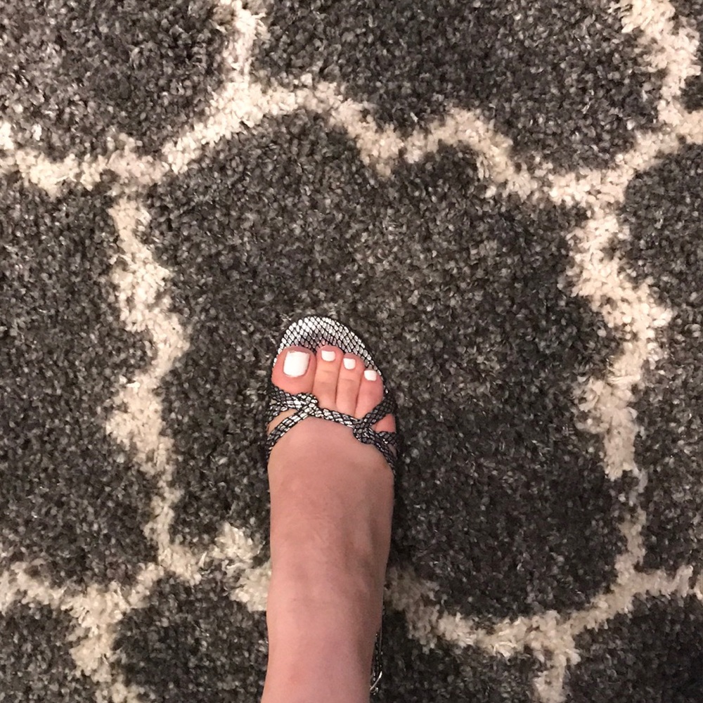 Slingback pumps